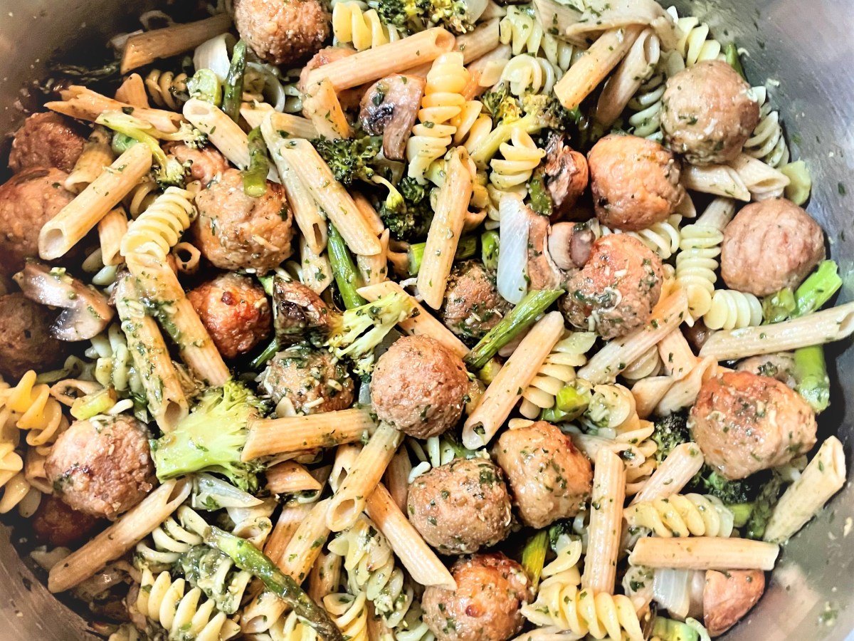 Pasta with Roasted Garlic Basil&nbsp;Sauce